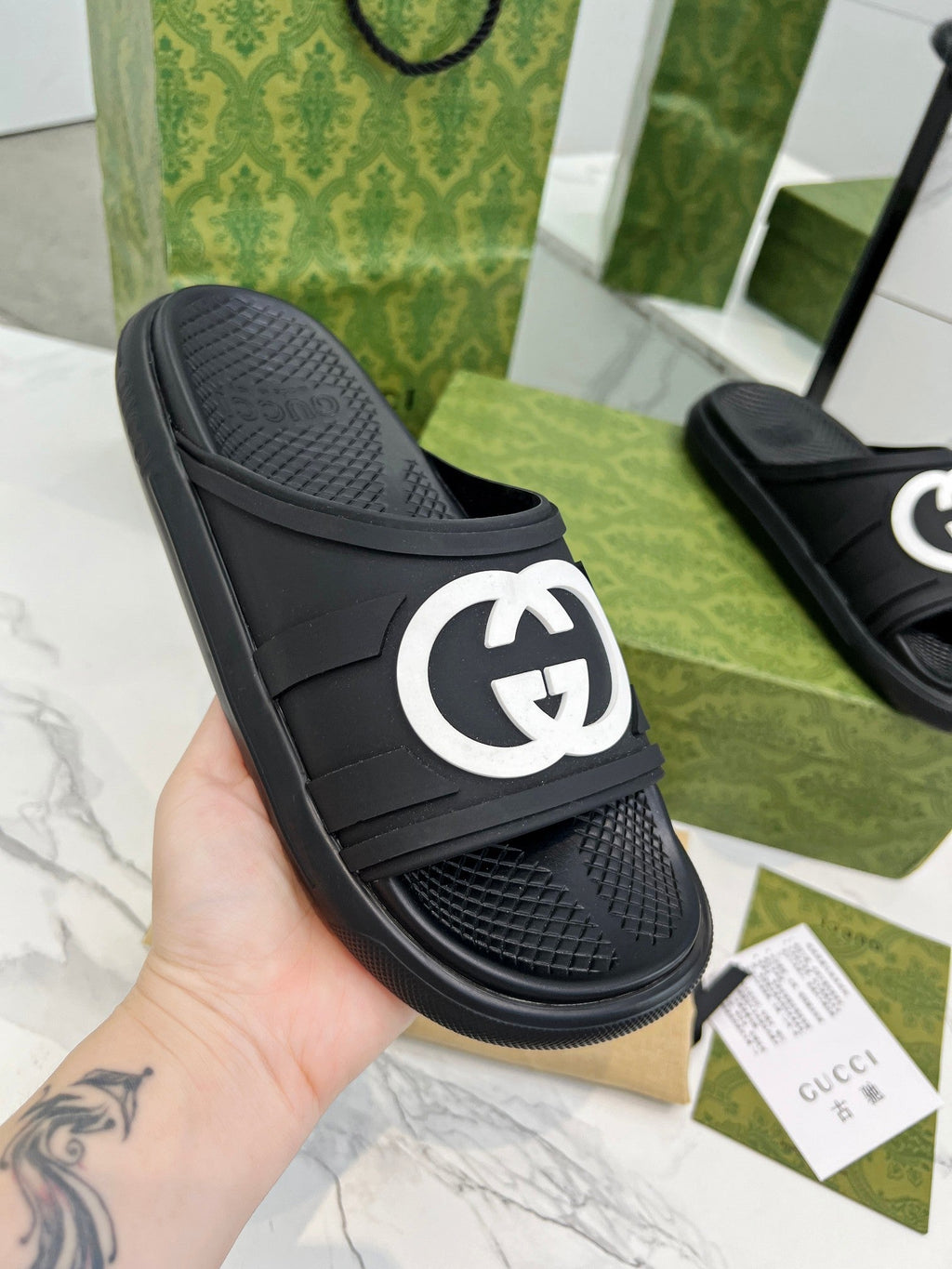 PLATFORM SLIPPERS IN BLACK IMPORTED TPU