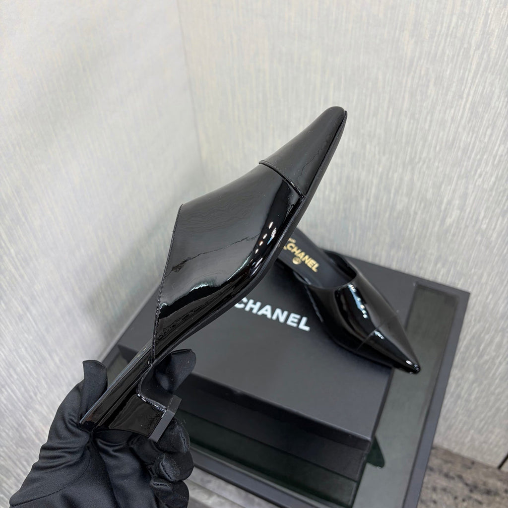 LV 26S HIGH-HEELED MULES 40 MM IN BLACK PATENT CALFSKIN