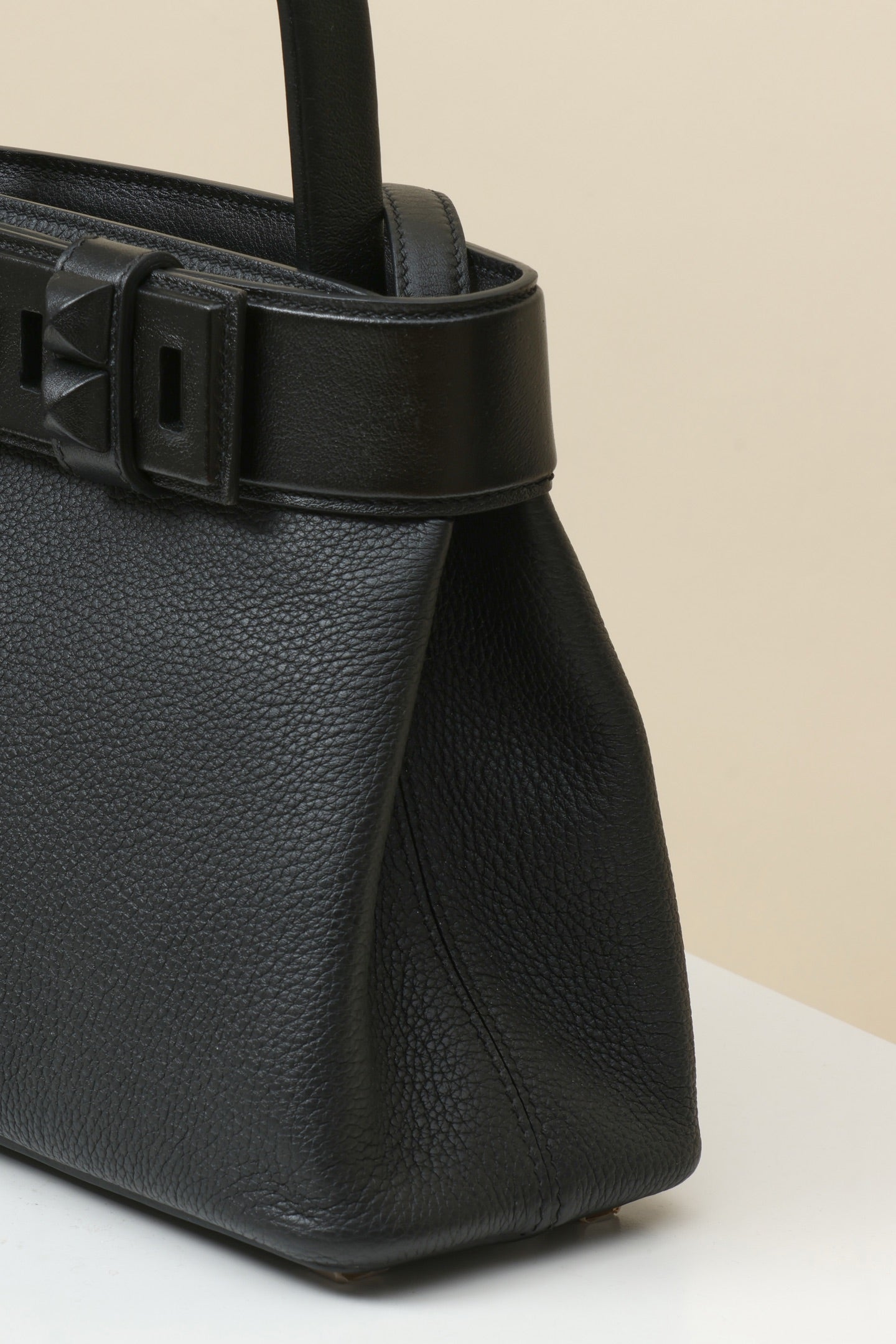 HM 25S MEDOR 27 CM IN BLACK TOGO