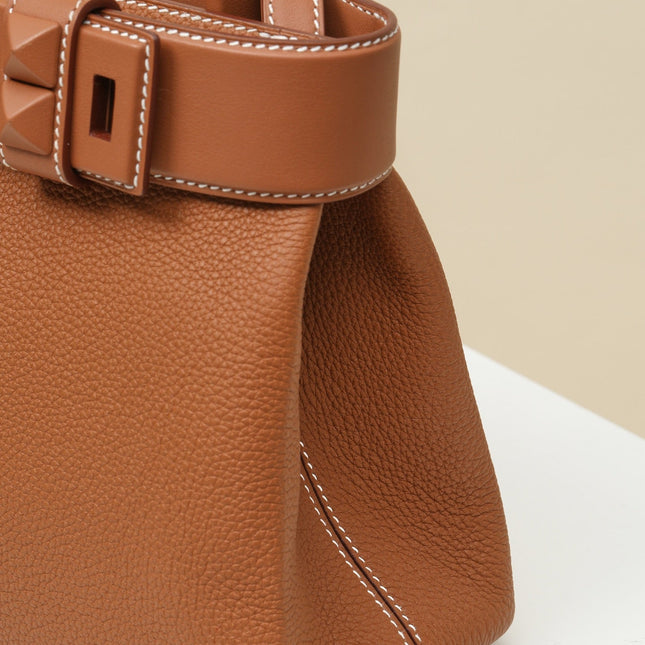 HM 25S MEDOR 27 CM IN CARAMEL BROWN TOGO