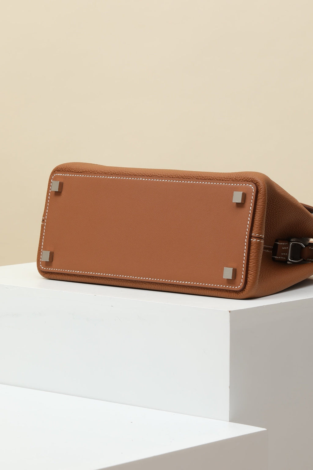 HM 25S MEDOR 27 CM IN CARAMEL BROWN TOGO
