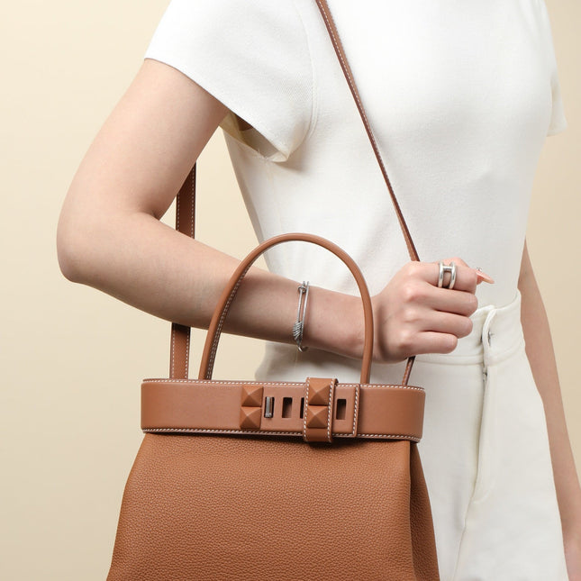 HM 25S MEDOR 27 CM IN CARAMEL BROWN TOGO