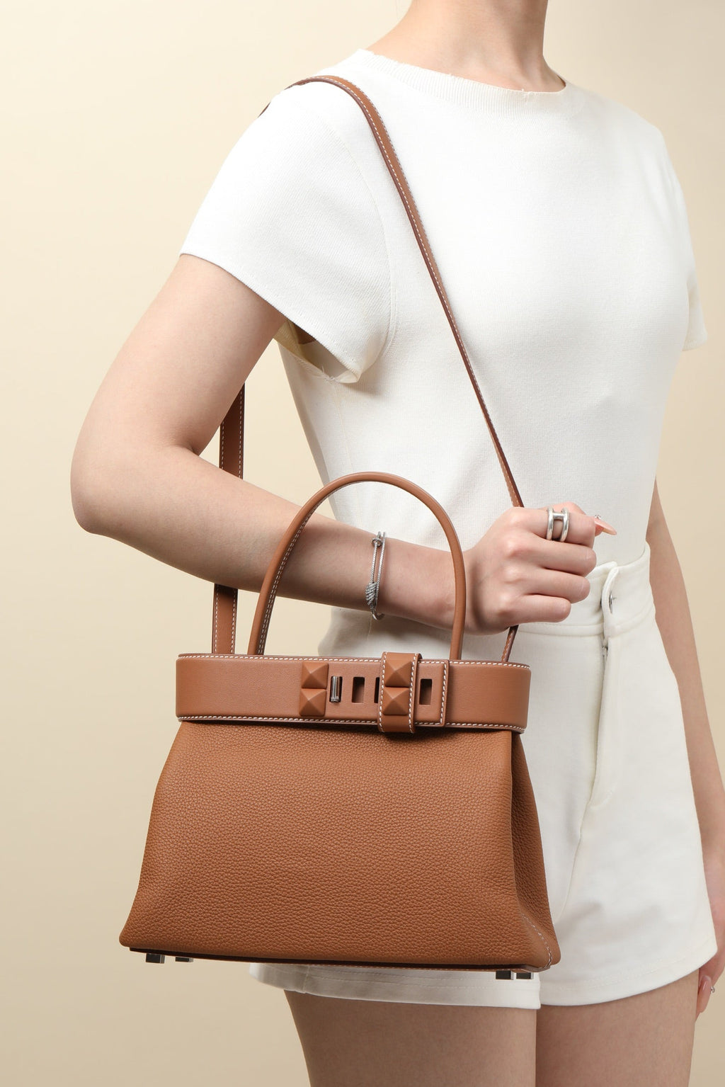 HM 25S MEDOR 27 CM IN CARAMEL BROWN TOGO