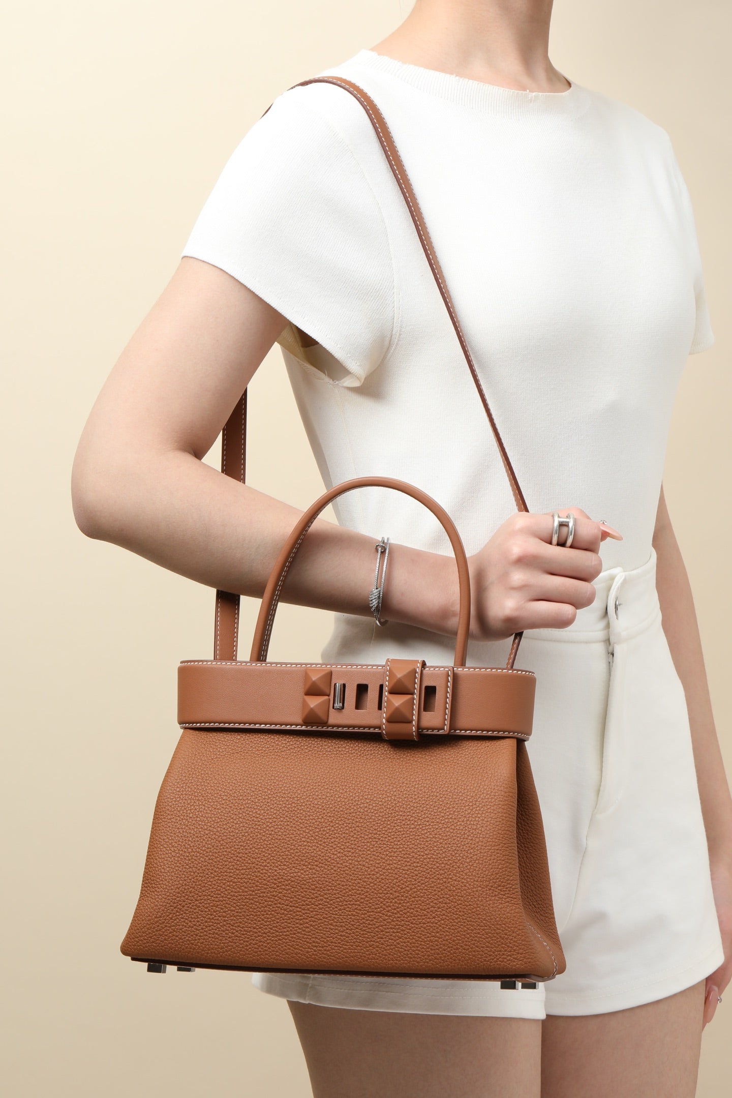 HM 25S MEDOR 27 CM IN CARAMEL BROWN TOGO