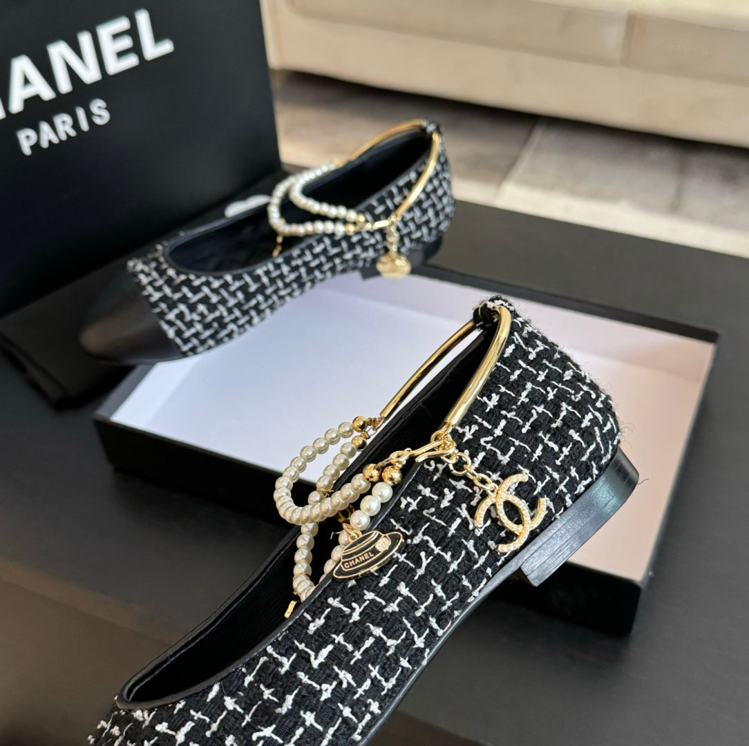 Double Strap Chunky Heel Mary Jane Shoes Black/White Caro