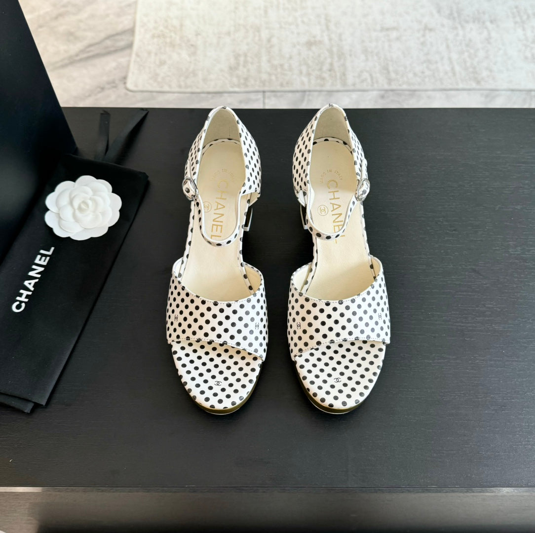 Platform Peep-Toe Sandals White/Black Caro Lambskin