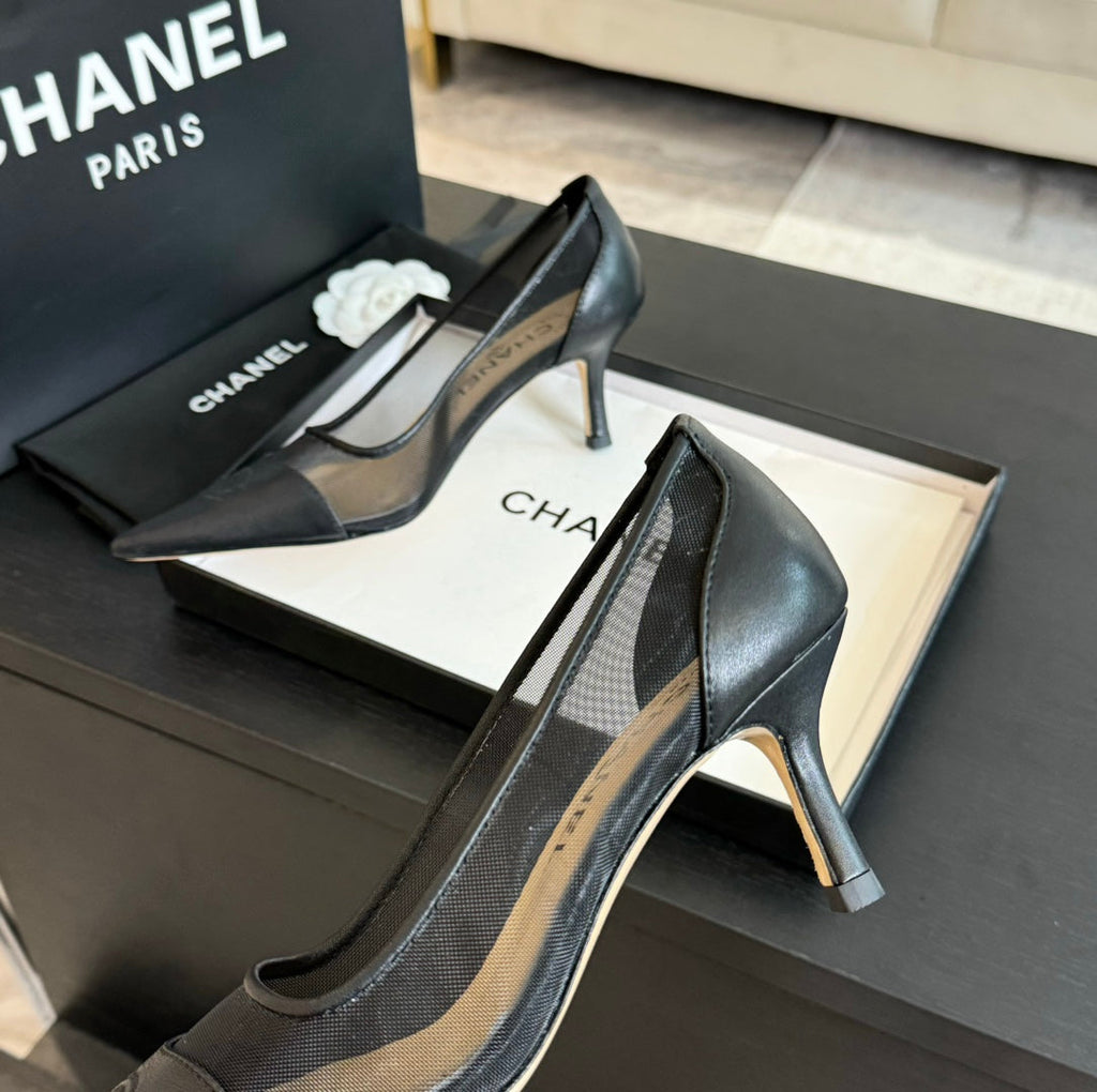 MESH LOGO HEELS IN BLACK LAMBSKIN