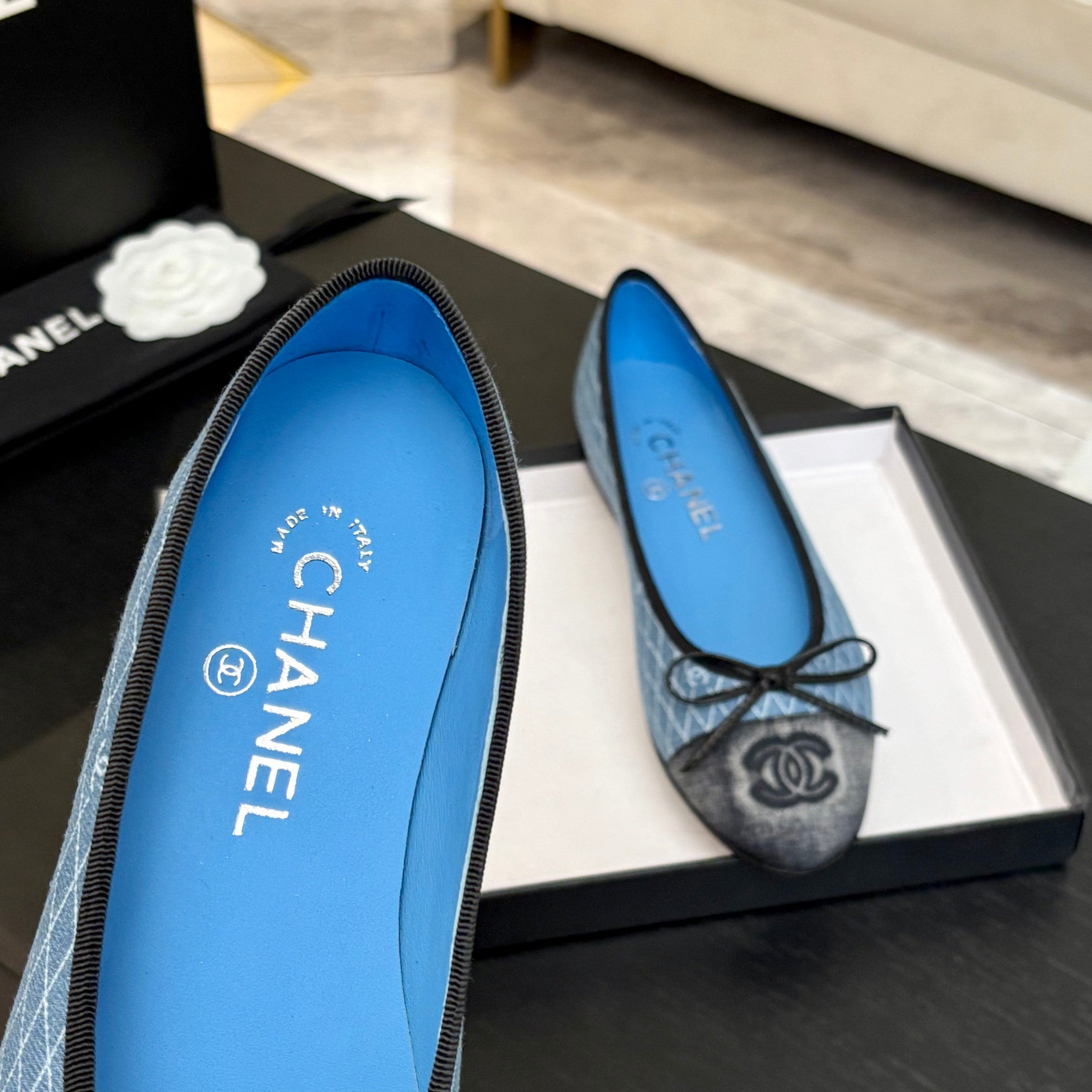 BALLET FLATS IN LIGHT BLUE MIX BLACK MONOGRAM DENIM