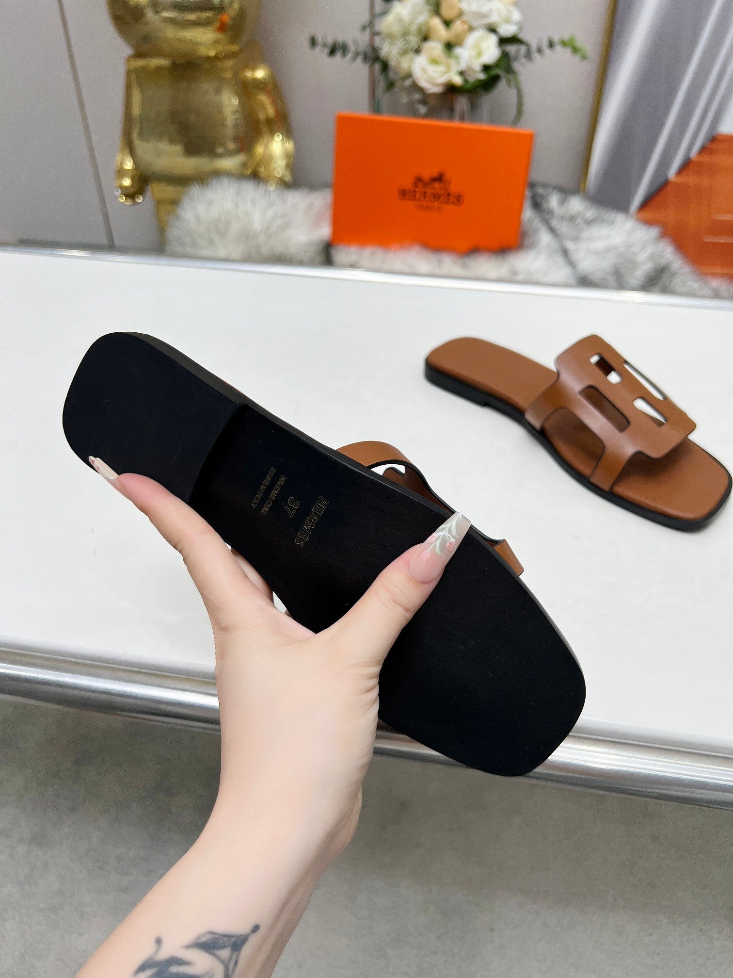 FLATFORM SANDAL CARAMEL CALFSKIN