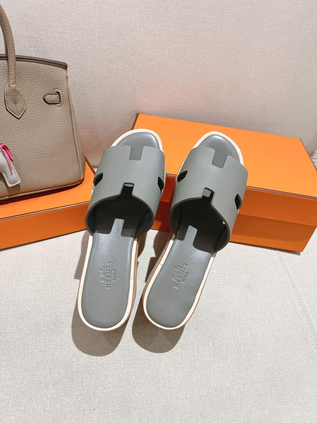 HM 25S HIGH WEDGE SANDALS IN LIGHT GREY LAMBSKIN STYLE 9
