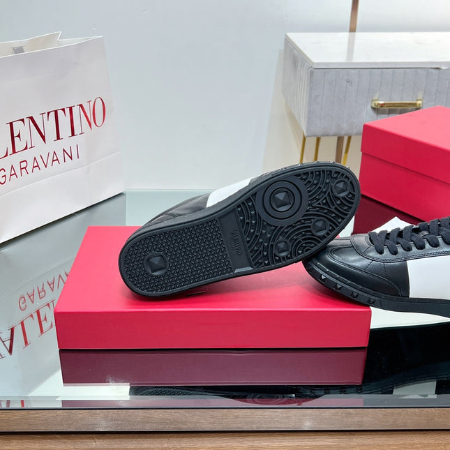 VALENTINO 25S UPVILLAGE SNEAKERS IN BLACK MIX WHITE LAMBSKIN