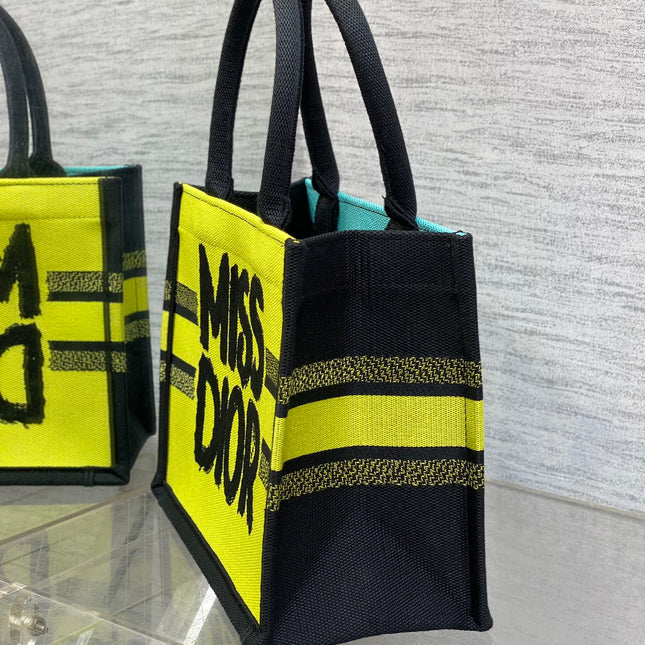 BOOK TOTE 26 IN COLORFUL CANVAS 226512