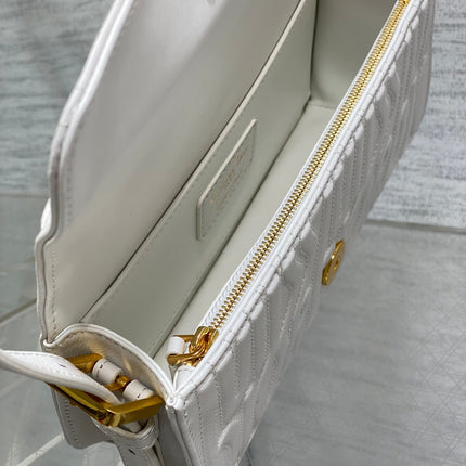 FLAP BAG 18 WHITE QUILTED ALLOVER CALFSKIN
