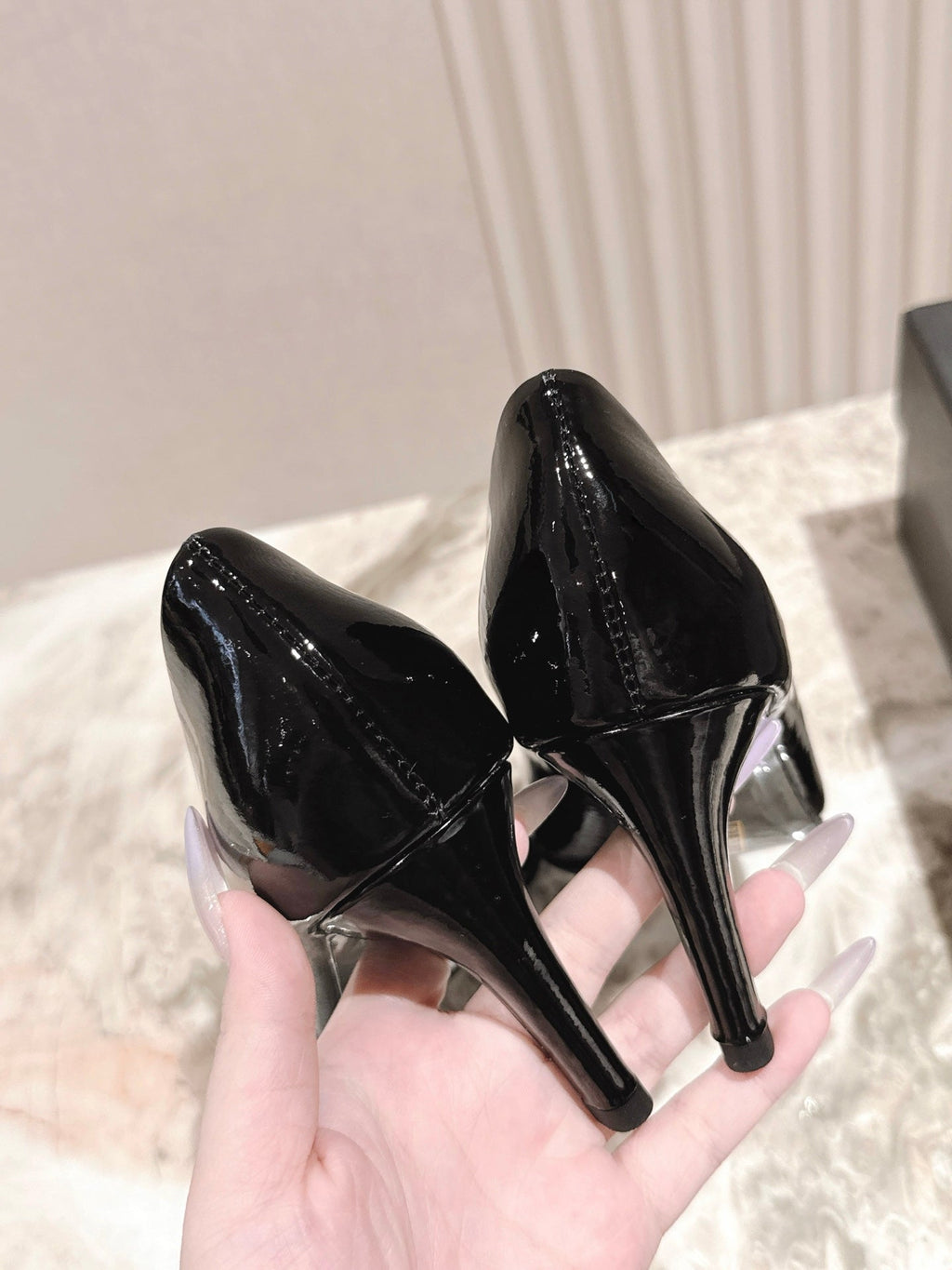 CC HIGH HEEL PUMPS 25S IN BLACK LAMBSKIN WITH BOW ATTACHED