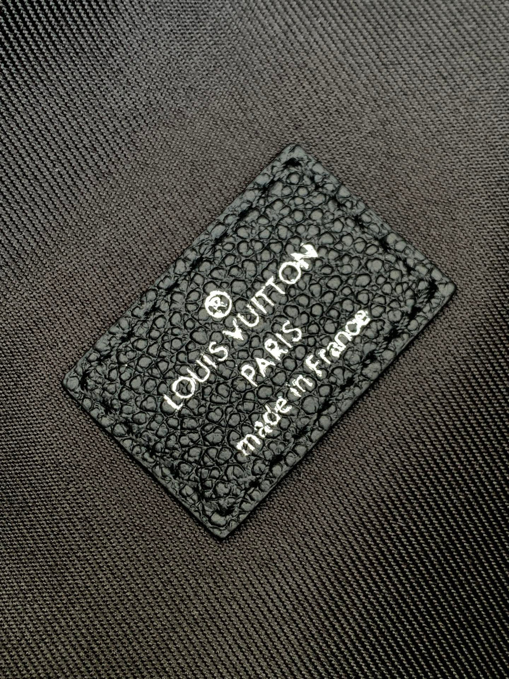 LV 25S ORIGINAL DYNAMIC BUMBAG 30 IN CANVAS DAMOFLAGE BLACK