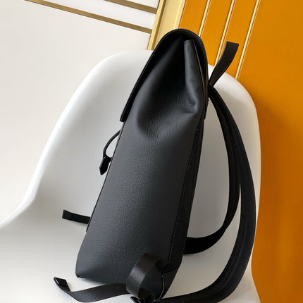 LV 26S FASTLINE BACKPACK 43 IN BLACK CALFSKIN