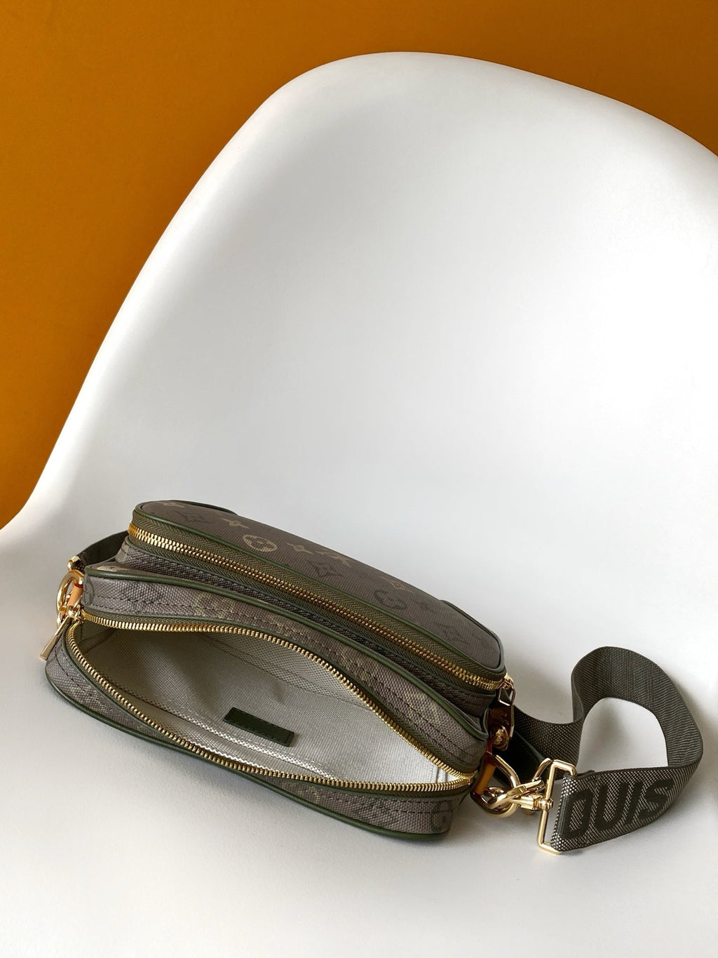 LV 26S CROSSBODY BAG 25 IN GREEN-GRAY CANVAS FABRIC