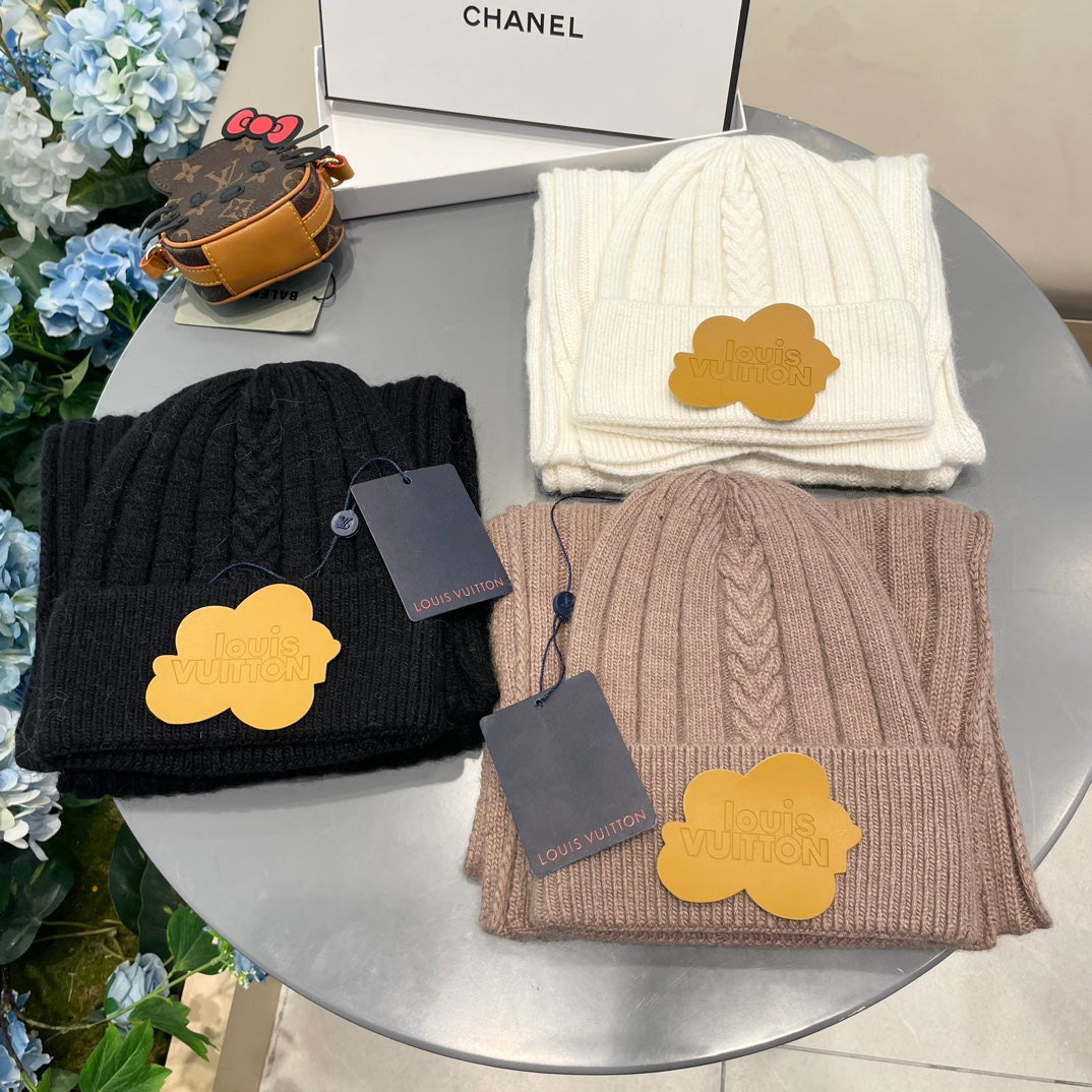 SET SCARF AND HAT IN BEIGE WOOL 419145