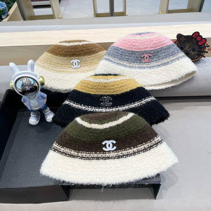 BUCKET HAT IN COLORFUL FLEECE 421130