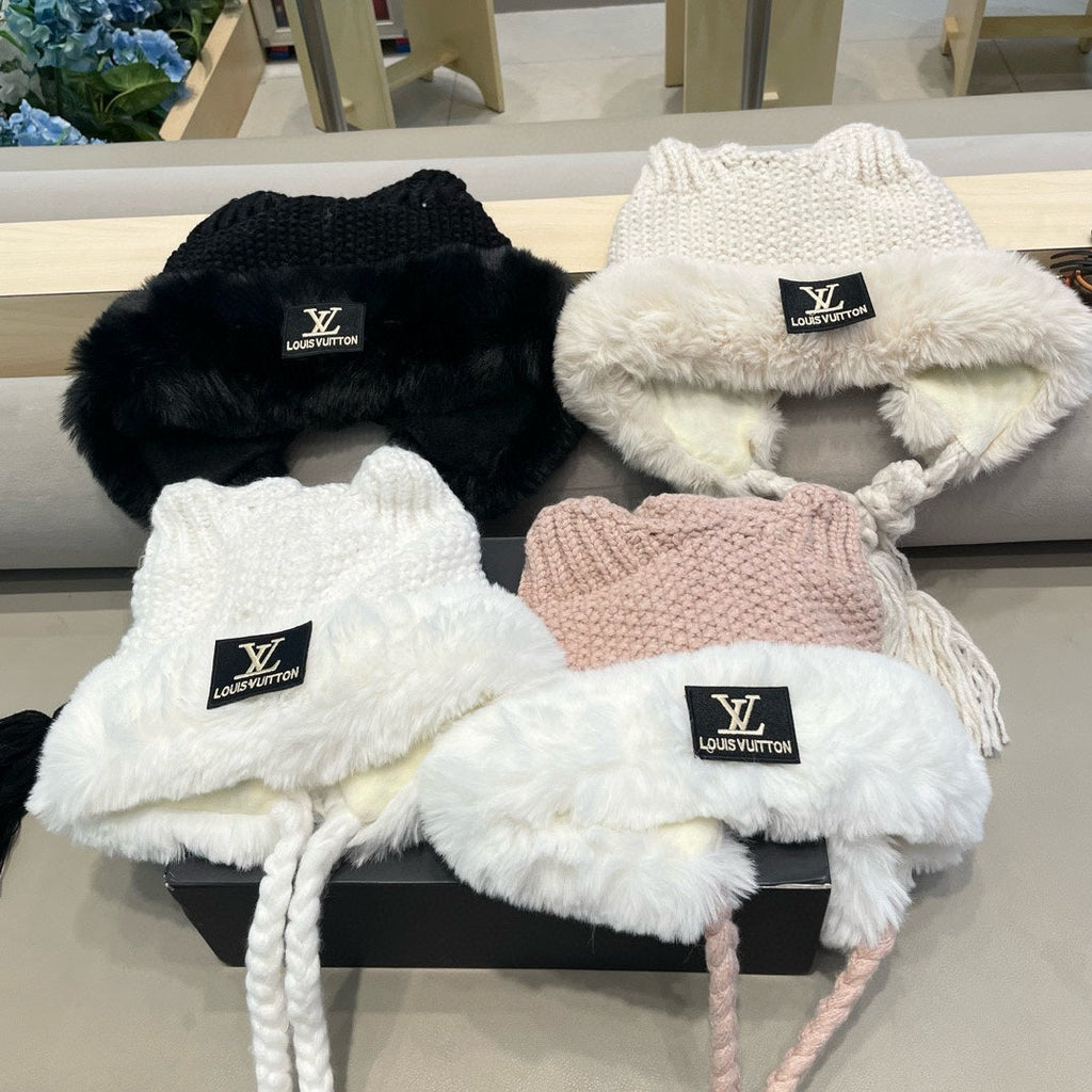 KNITTED BEANIE HAT IN BLACK WOOL WITH JAPANESE CAT EARS 421256
