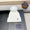 KNITTED BEANIE HAT IN WHITE WOOL 426215