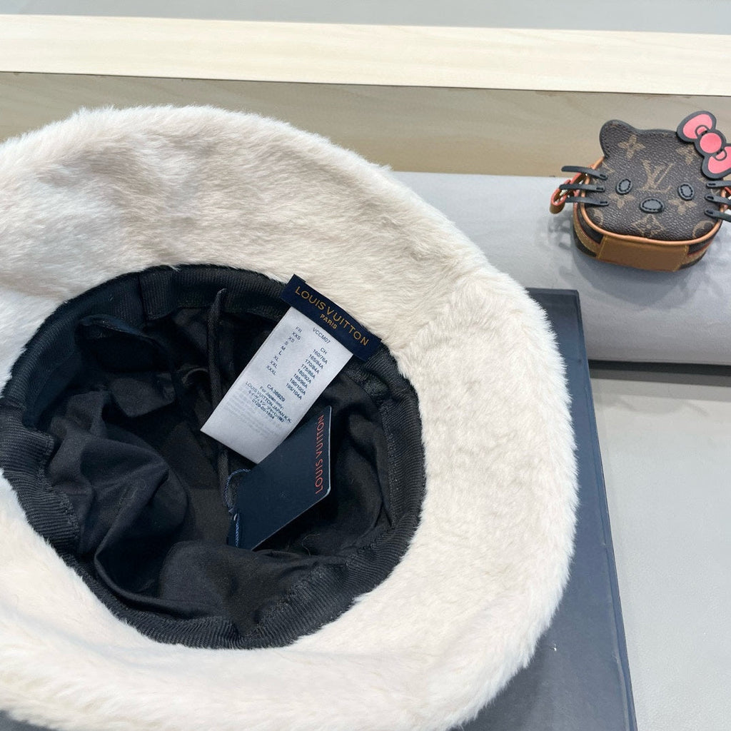 BUCKET HAT IN WHITE  WOOL AND LAMB FUR 434940