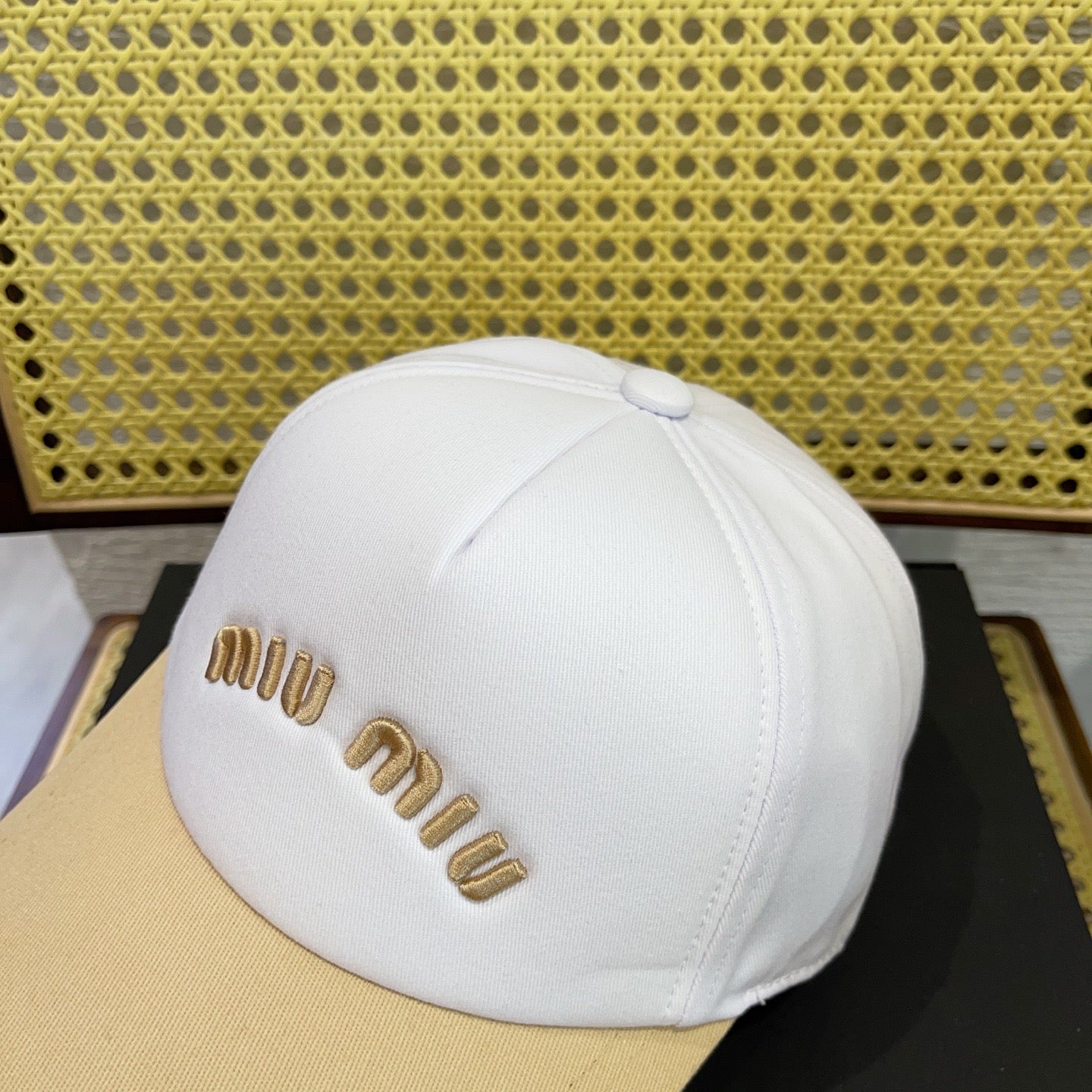 MIUMIU BASEBALL CAP IN WHITE MIX BEIGE FABRIC WITH LOGO EMBROIDERY