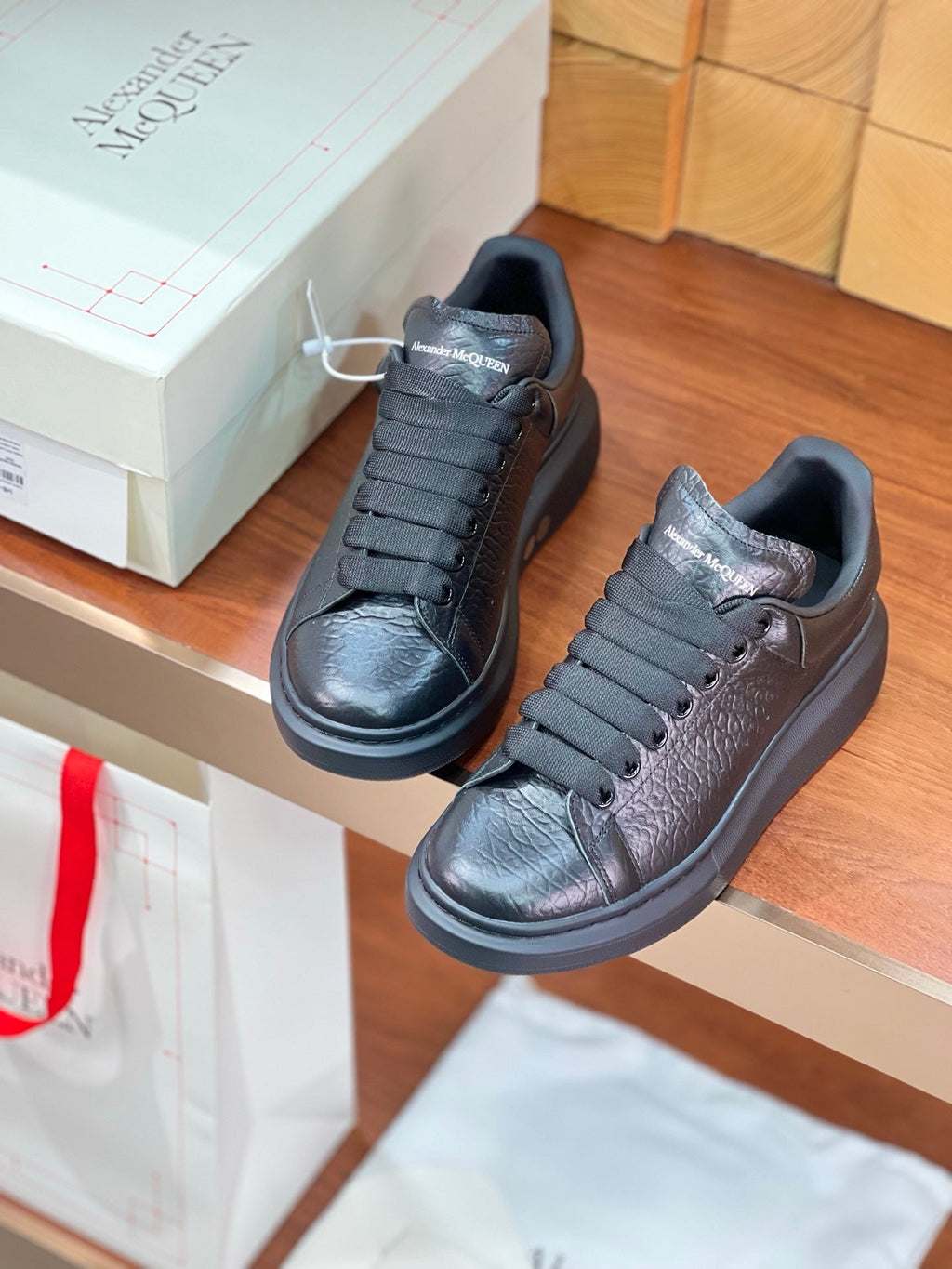OVERSIZED SNEAKERS IN BLACK TEXTURED LAMBSKIN