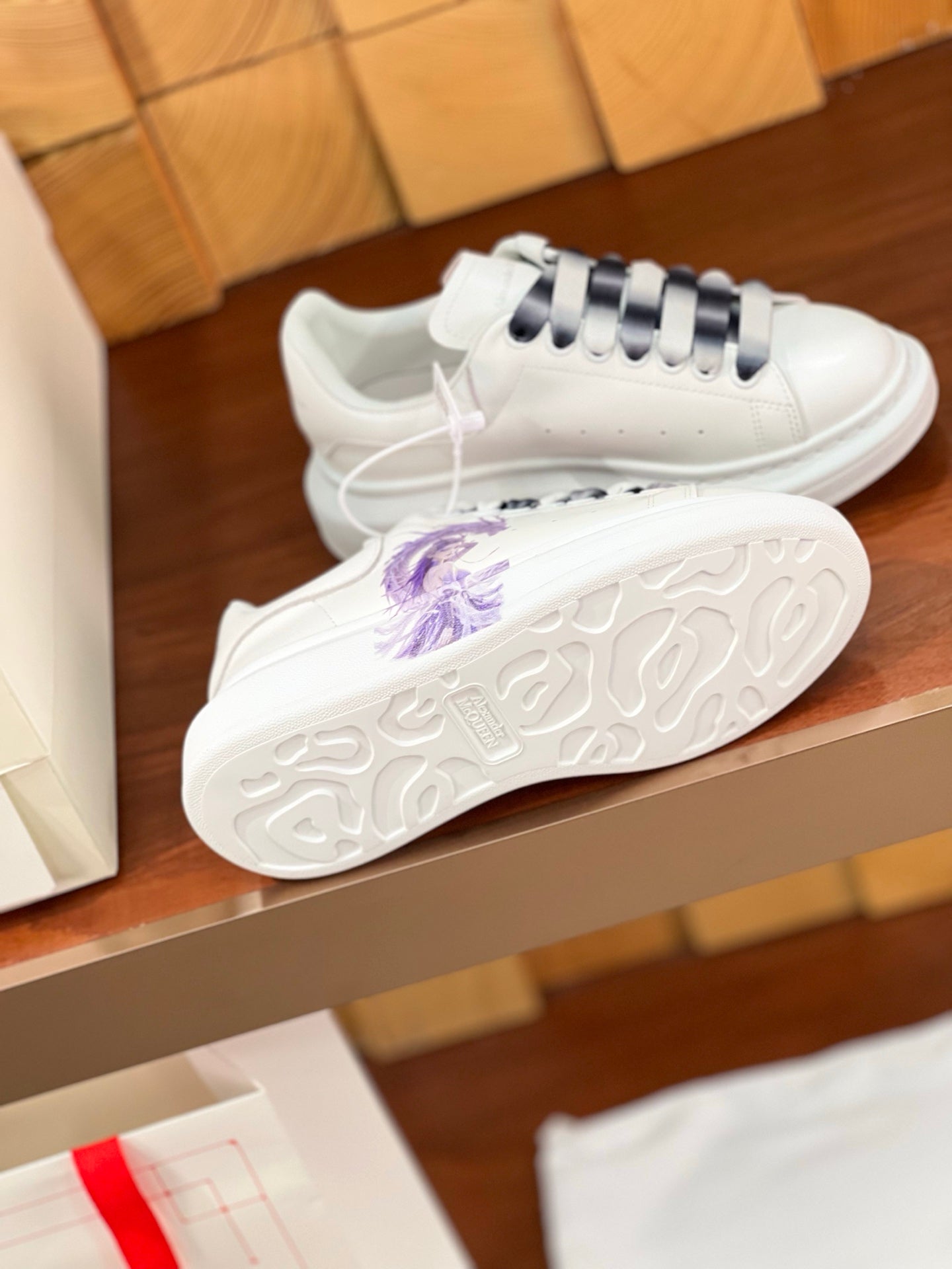 OVERSIZED SNEAKERS IN WHITE CALFSKIN MYTHIC PRINT