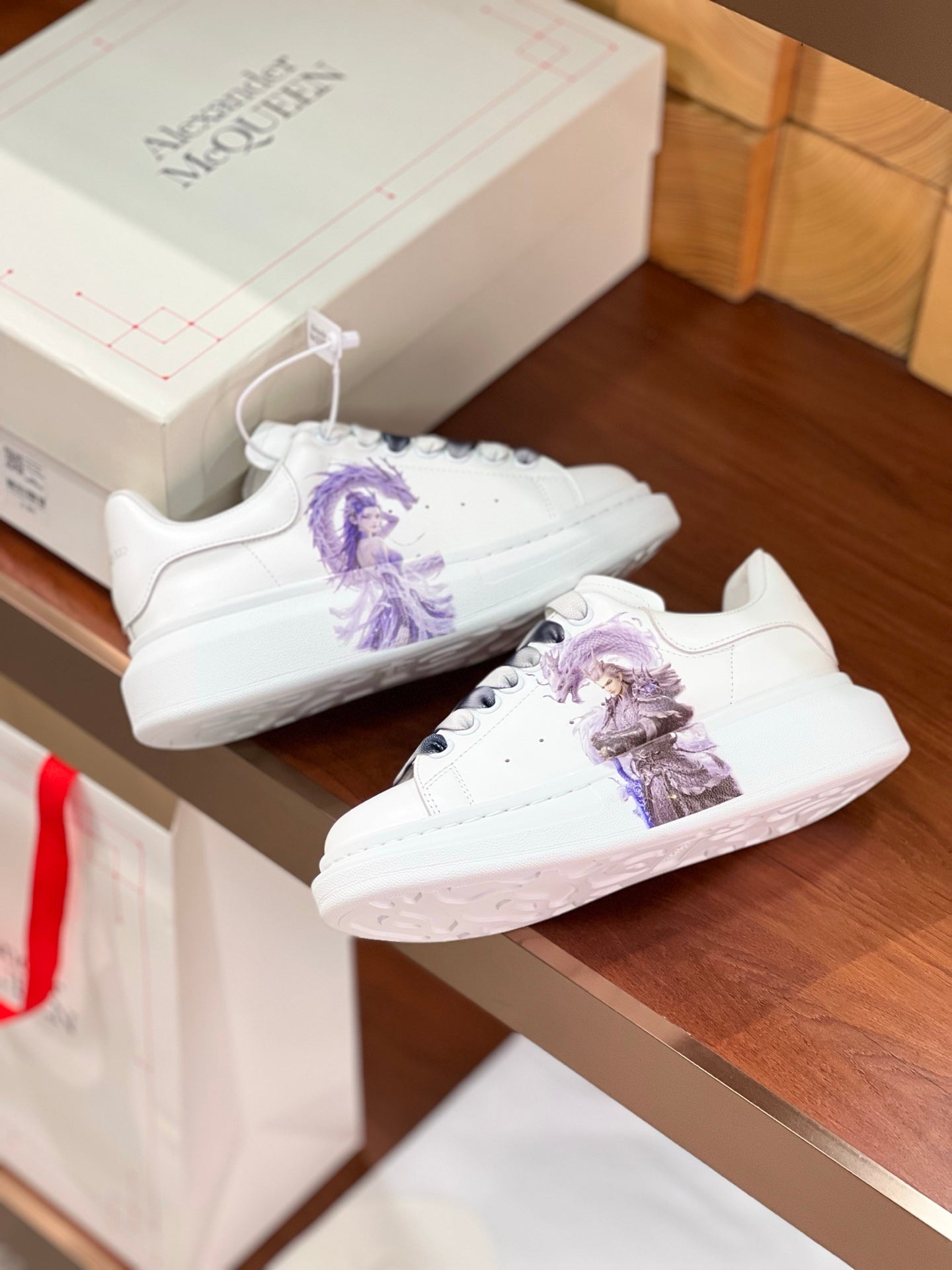 OVERSIZED SNEAKERS IN WHITE CALFSKIN MYTHIC PRINT