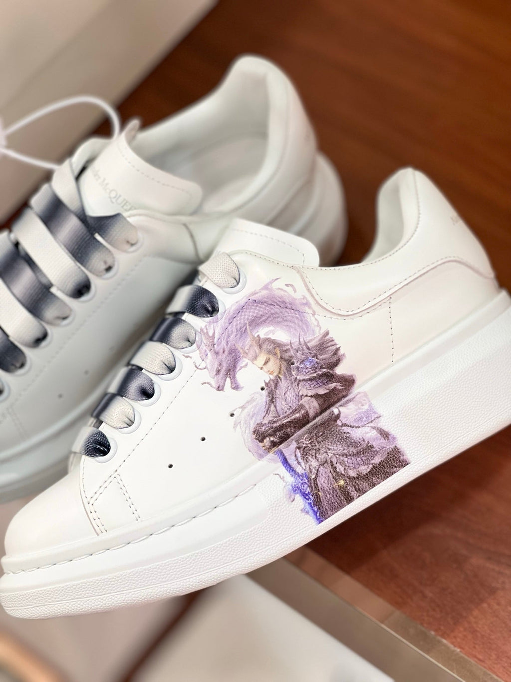OVERSIZED SNEAKERS IN WHITE CALFSKIN MYTHIC PRINT