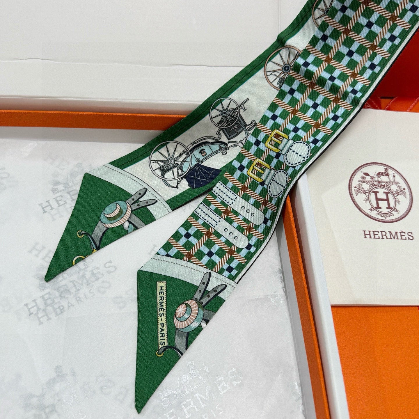 HERMES 25S SCARF 90 IN SILK 854951