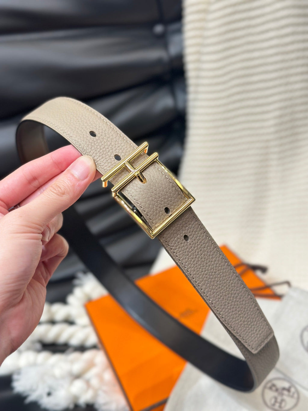 HM NATHAN 32MM REVERSIBLE BELT IN BLACK AND TAN LEATHER GOLD BUCKLE