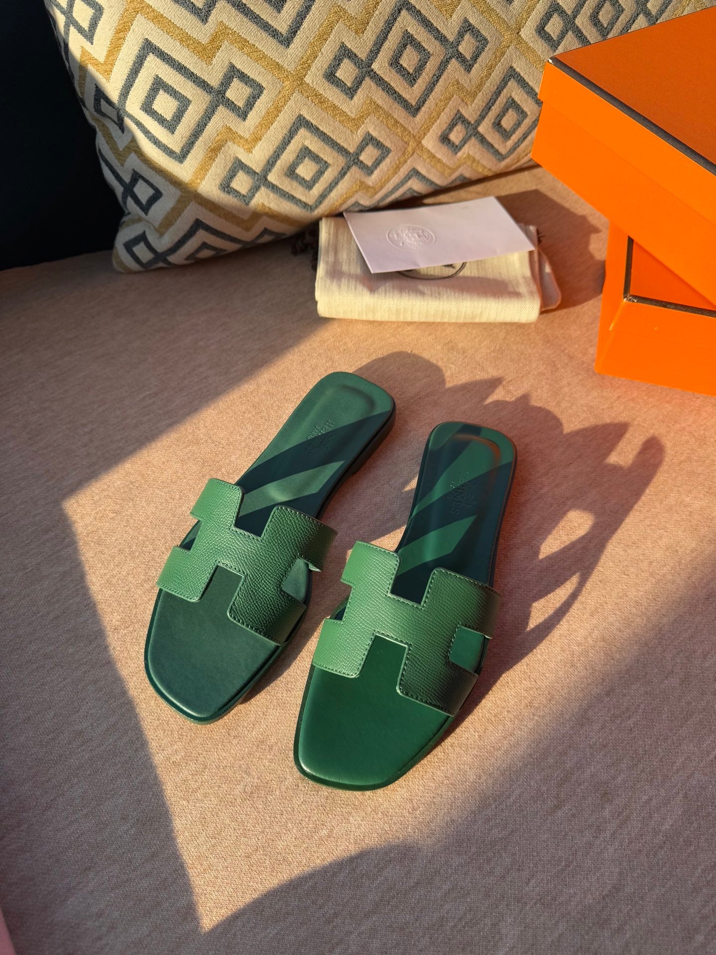SANDALS IN HUNTER GREEN CALFSKIN