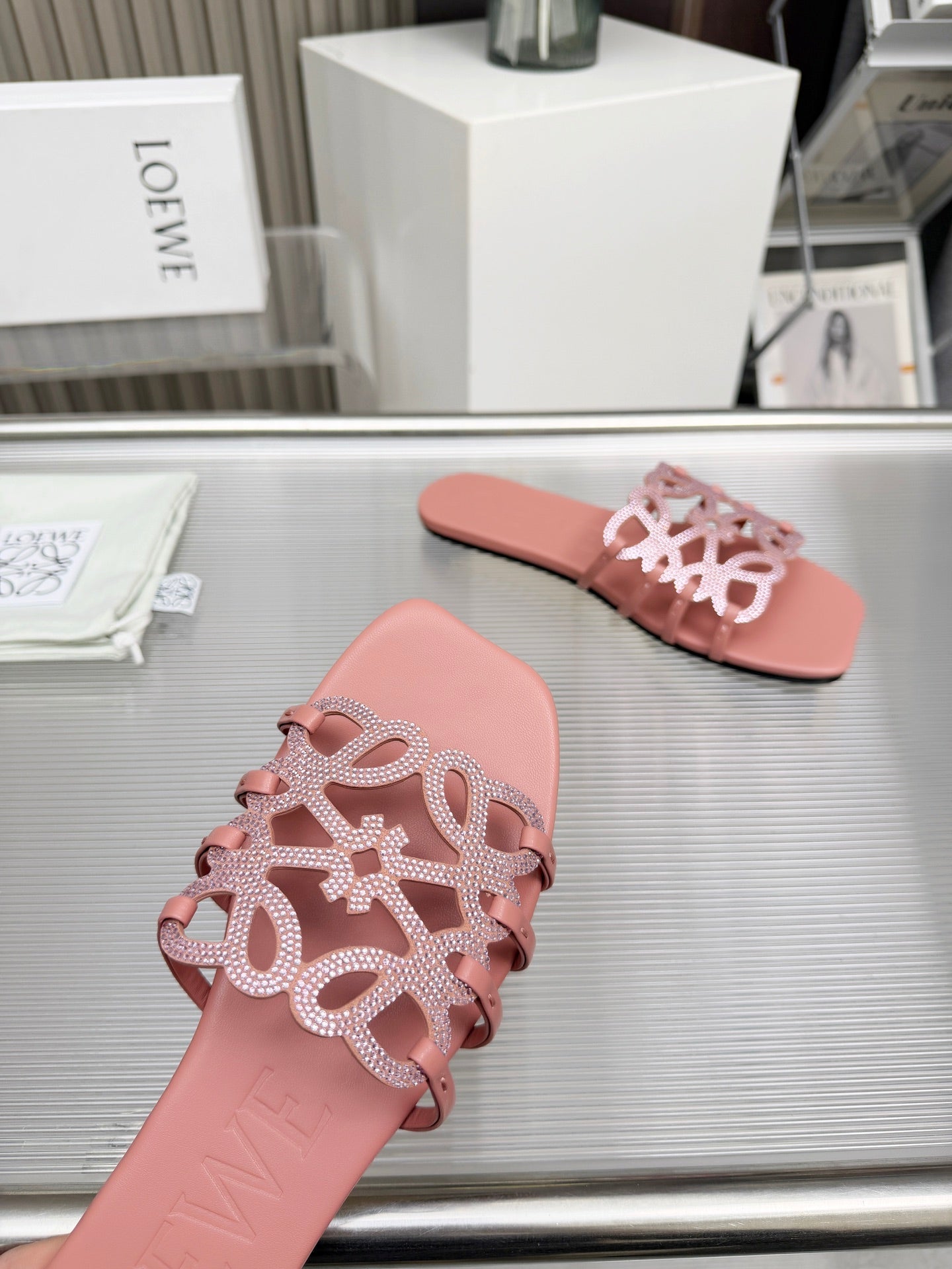 LOEWE 26S FLAT SANDALS IN PINK CALFSKIN WITH CRYSTALS