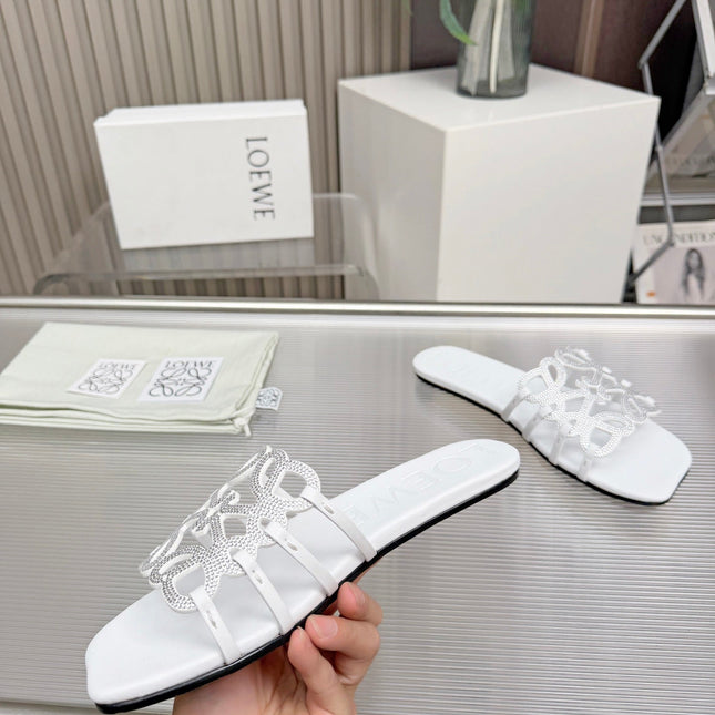 LOEWE 26S FLAT SANDALS IN WHITE CALFSKIN WITH CRYSTALS