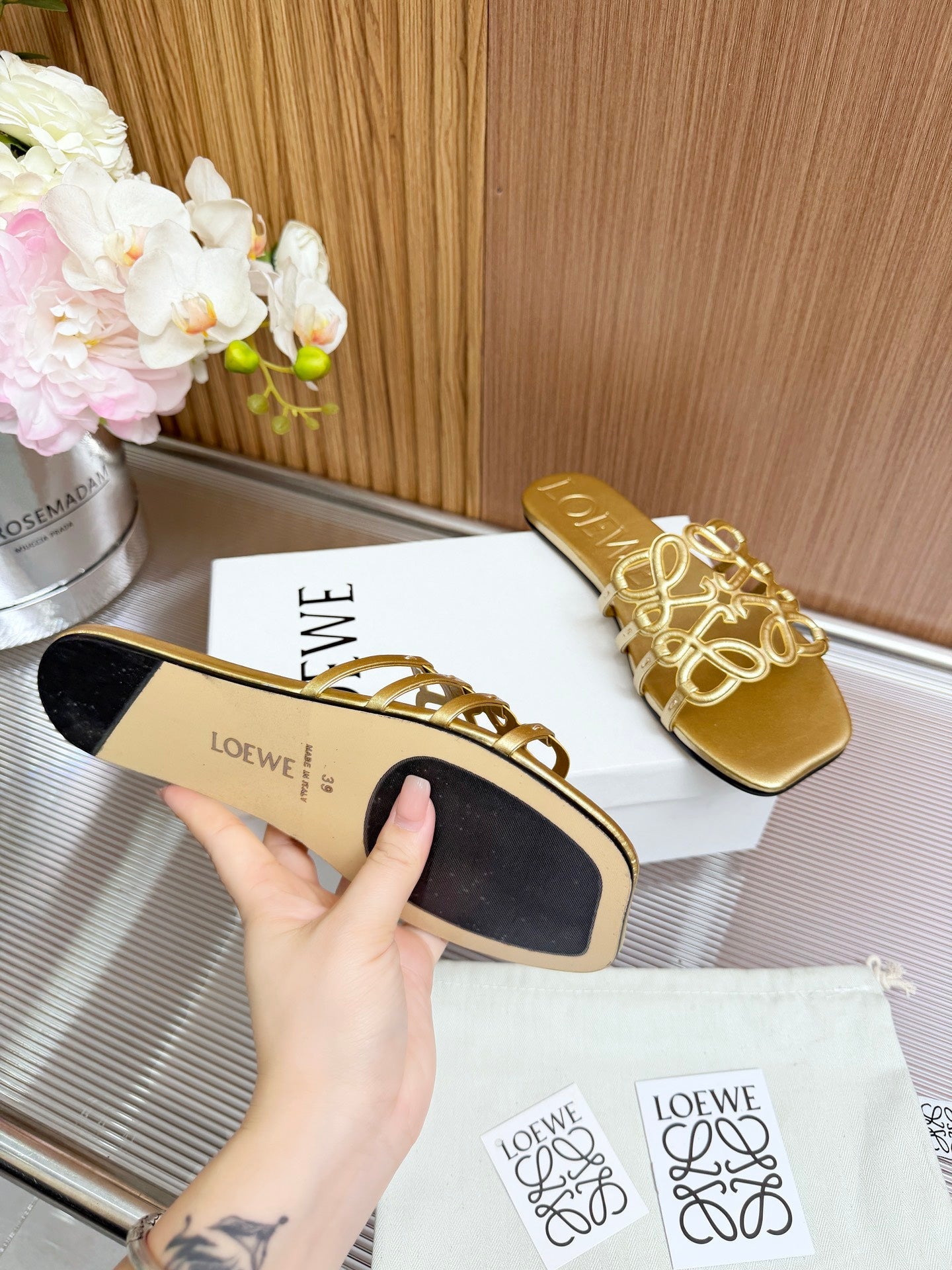 LOEWE 26S PETAL ANAGRAM SLIDE IN GOLD SOFT CALFSKIN