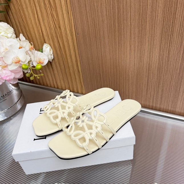 LOEWE 26S PETAL ANAGRAM SLIDE IN CREAM WHITE SOFT CALFSKIN