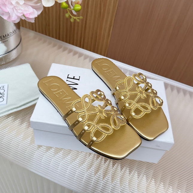 LOEWE 26S FLAT SANDALS IN GOLD CALFSKIN WITH CRYSTALS