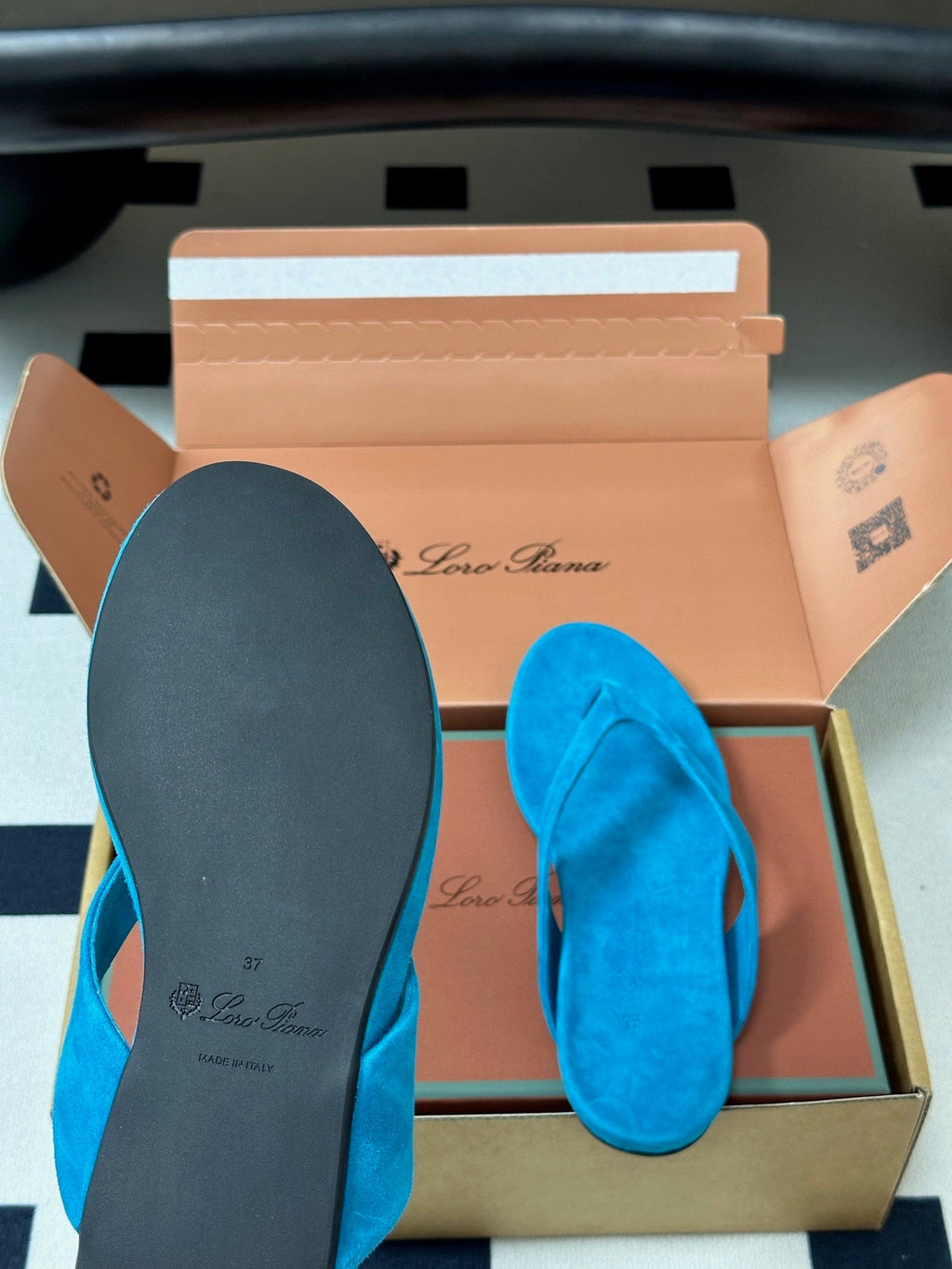 LP 26S THONG SANDALS IN BLUE SUEDE