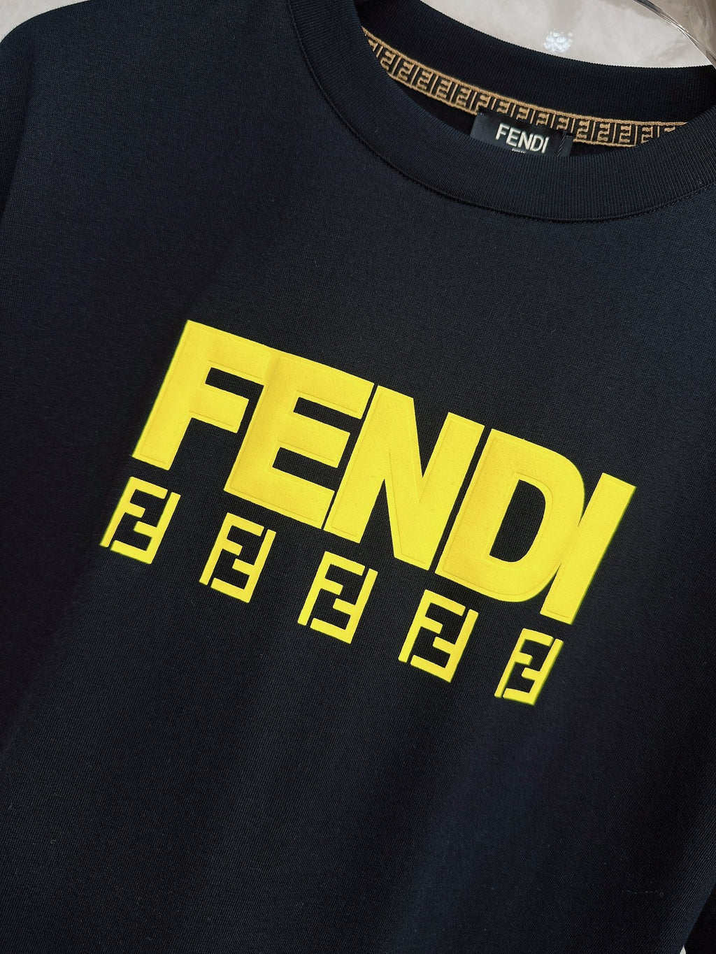 FENDI 26S SHORT SLEEVE T-SHIRT 092