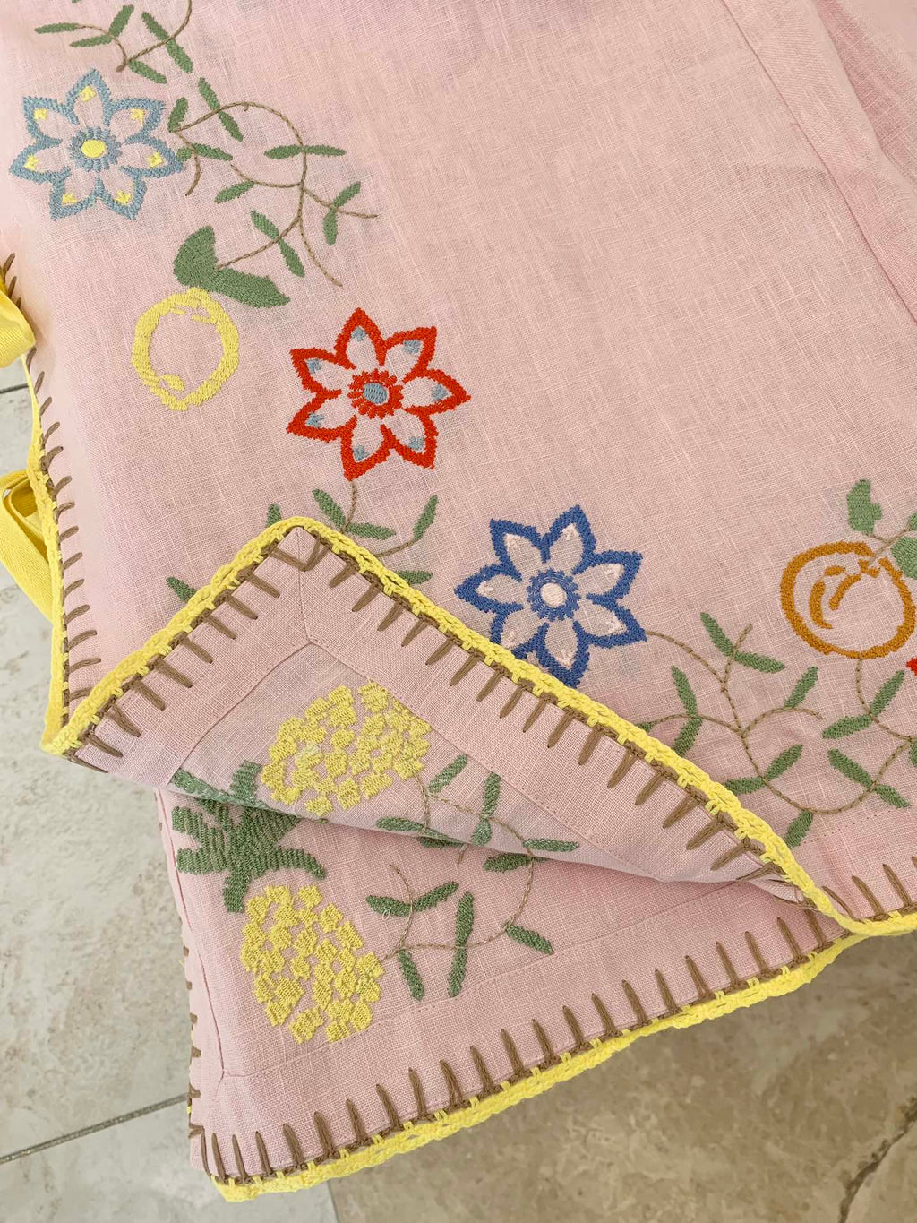 ALEMAIS FLORAL EMBROIDERED SET IN LIGHT PINK 267456