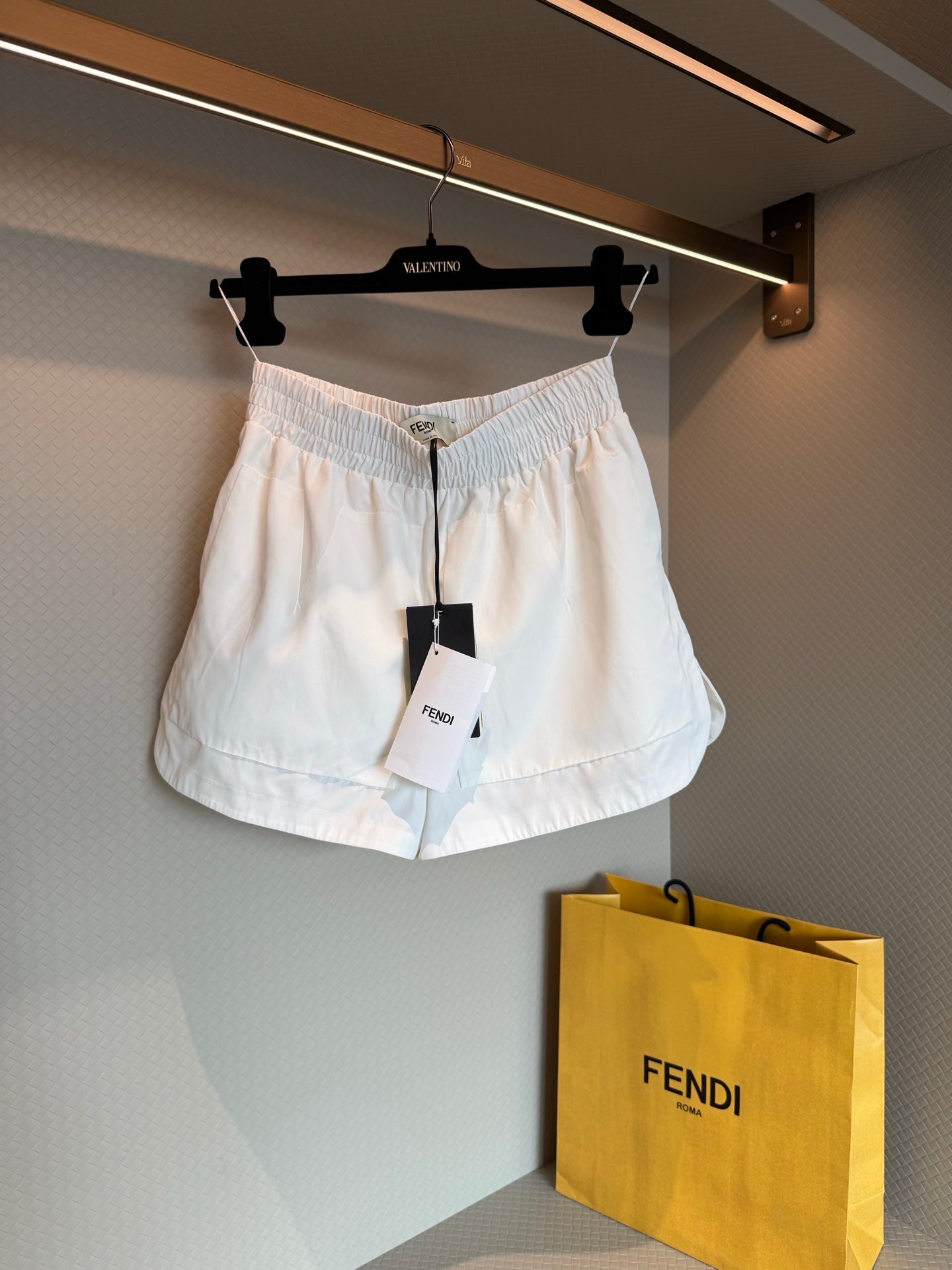 FENDI 26S SHORTS 070
