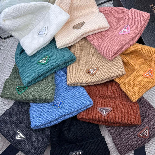 BEANIE HAT IN MUSTARD YELLOW WOOL 332397
