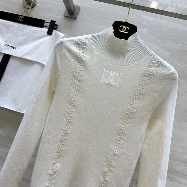 CHANEL 26S TURTLENECK SWEATER 679