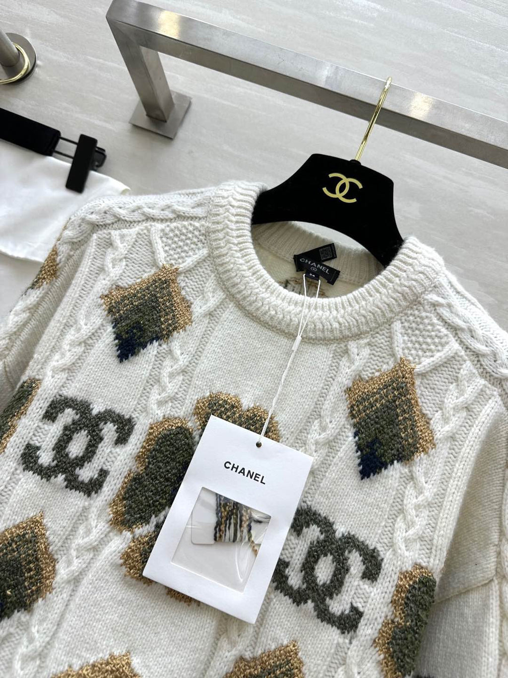 CHANEL 26S SWEATER 674