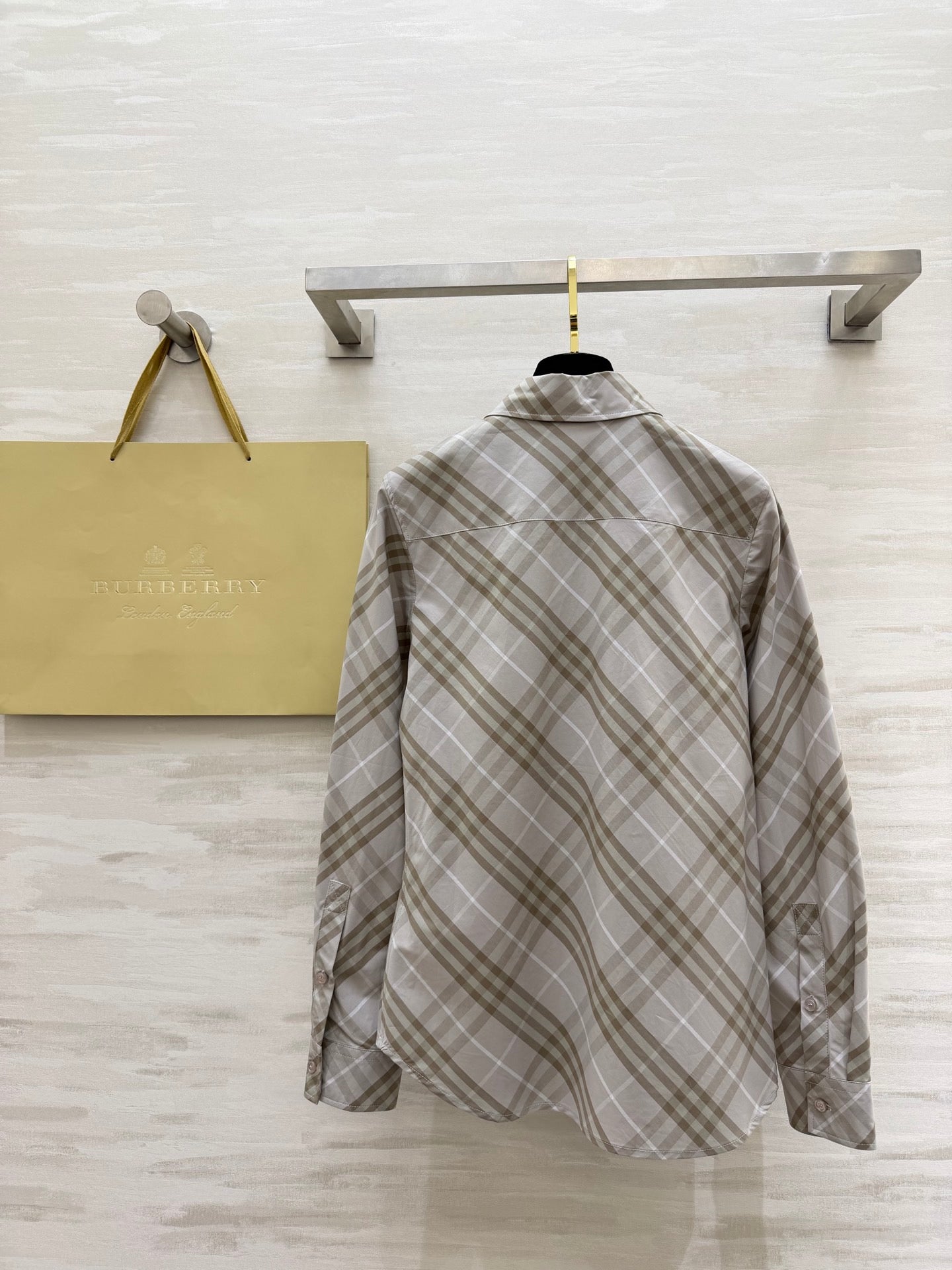 BURBERRY 26S SHIRT 402