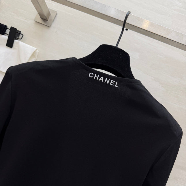 CHANEL 26S V-NECK SWEATSHIRT 973
