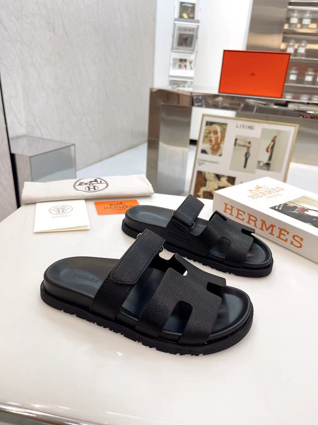 CHYPRE SANDAL IN BLACK CALFSKIN 186752