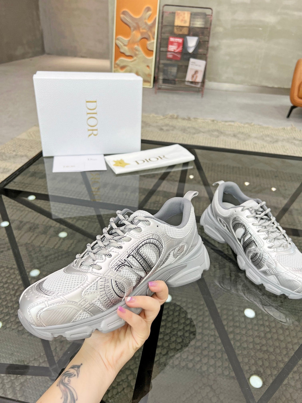 CD CHRONO SNEAKER WHITE AND SILVER MESH FABRIC